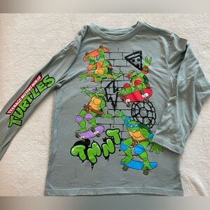 KIDS- EUC Nickelodeon brand Ninja Turtles long sleeve shirt.